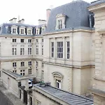 Beautiful T2 near Place de la République